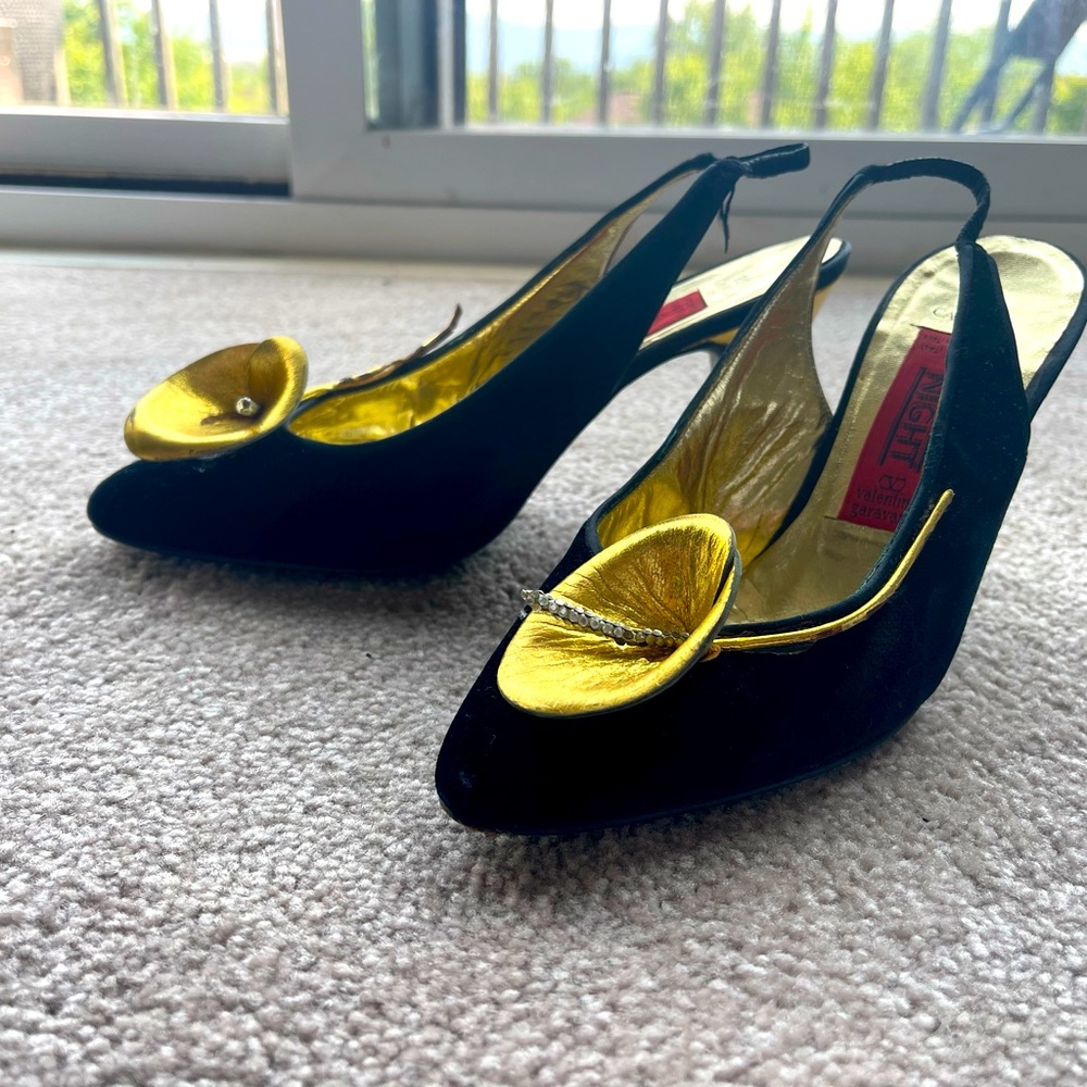 Black heels good condition minimal use.